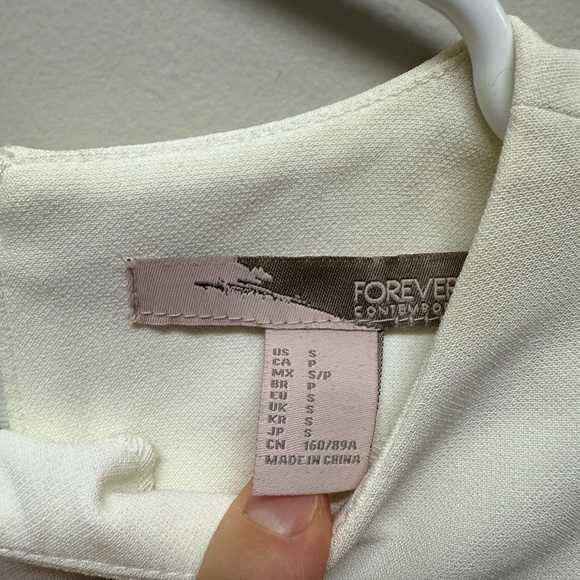 2/$15 Forever 21 Off White Cropped Blouse Top - NWT - Picture 4 of 6